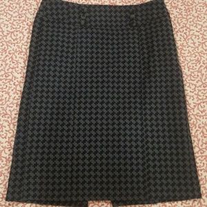 Ann Taylor Women's Sz 6 Grey and Black Skirt